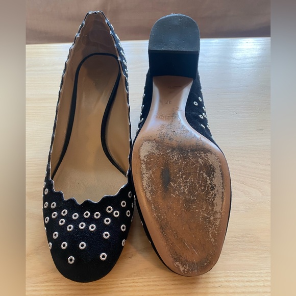 CHLOE SHOES GROMMET SCALLOPED BLACK SUEDE LEATHER LAUREN PUMPS. Size 37 - Picture 3 of 7